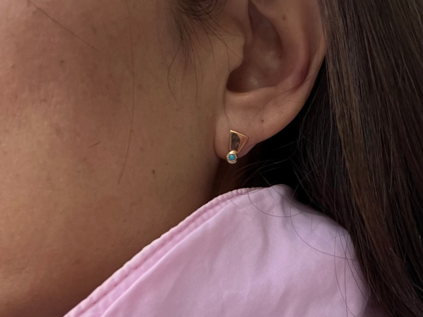 K10ゴールドとターコイズ“A Happy Exclamation”ピアス・12種類の天然石・誕生石より選べるピアス