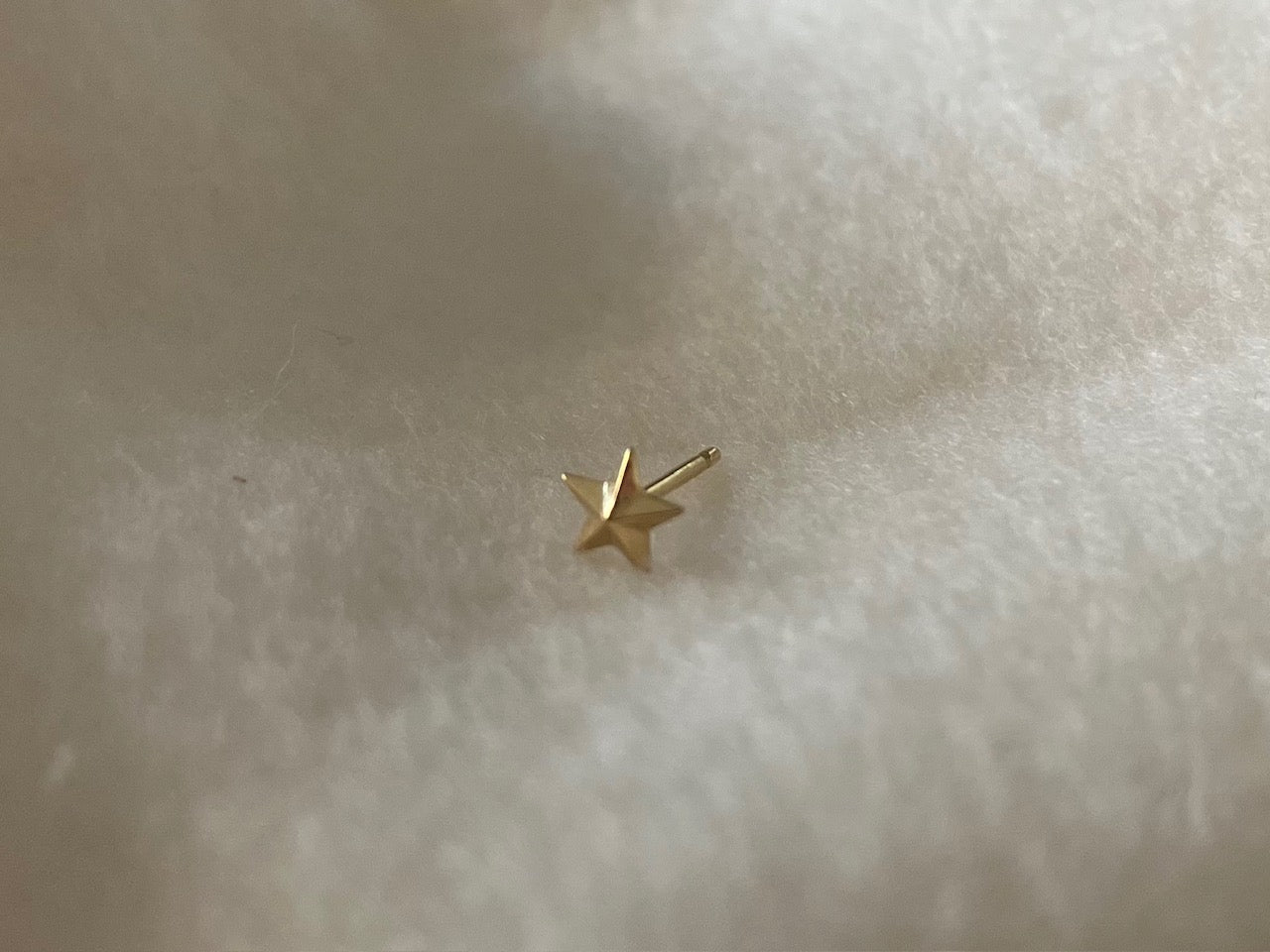 18K Gold Tiny Star Stud Earring For Pierced Ear Men ＆ Women ☆ [ Unisex ]
