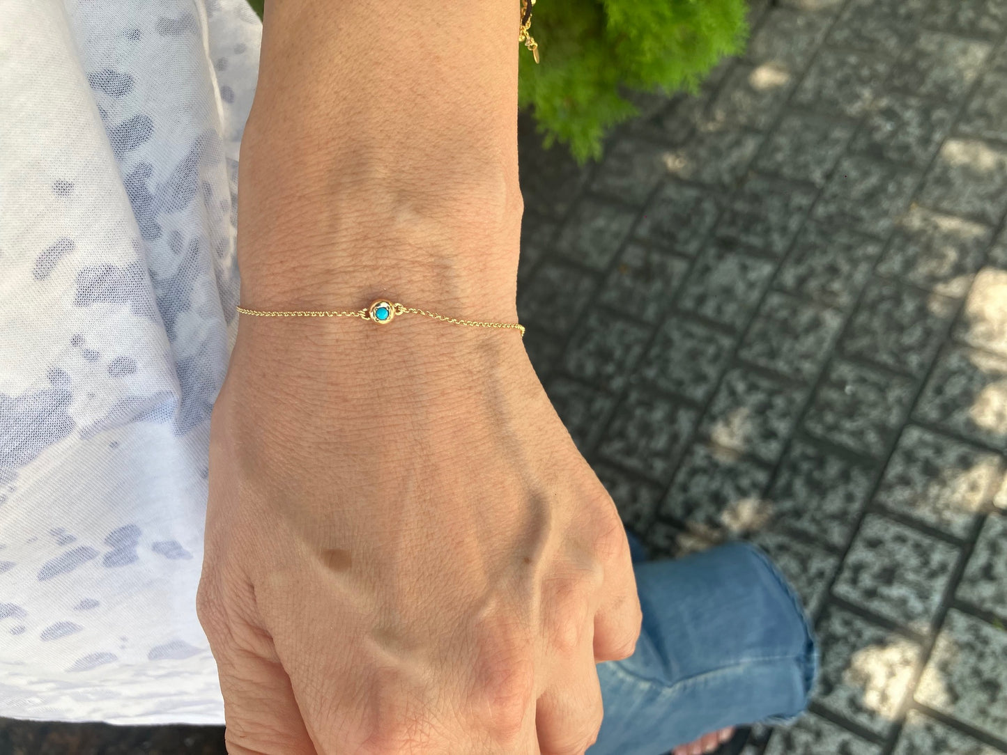 Turquoise Raw Gem / Birthstone Inside Flattened 10K Gold Ball Charm & Gold Chain Bracelet For Women ターコイズ お守りチャームブレスレット・天然石・誕生石ブレスレット