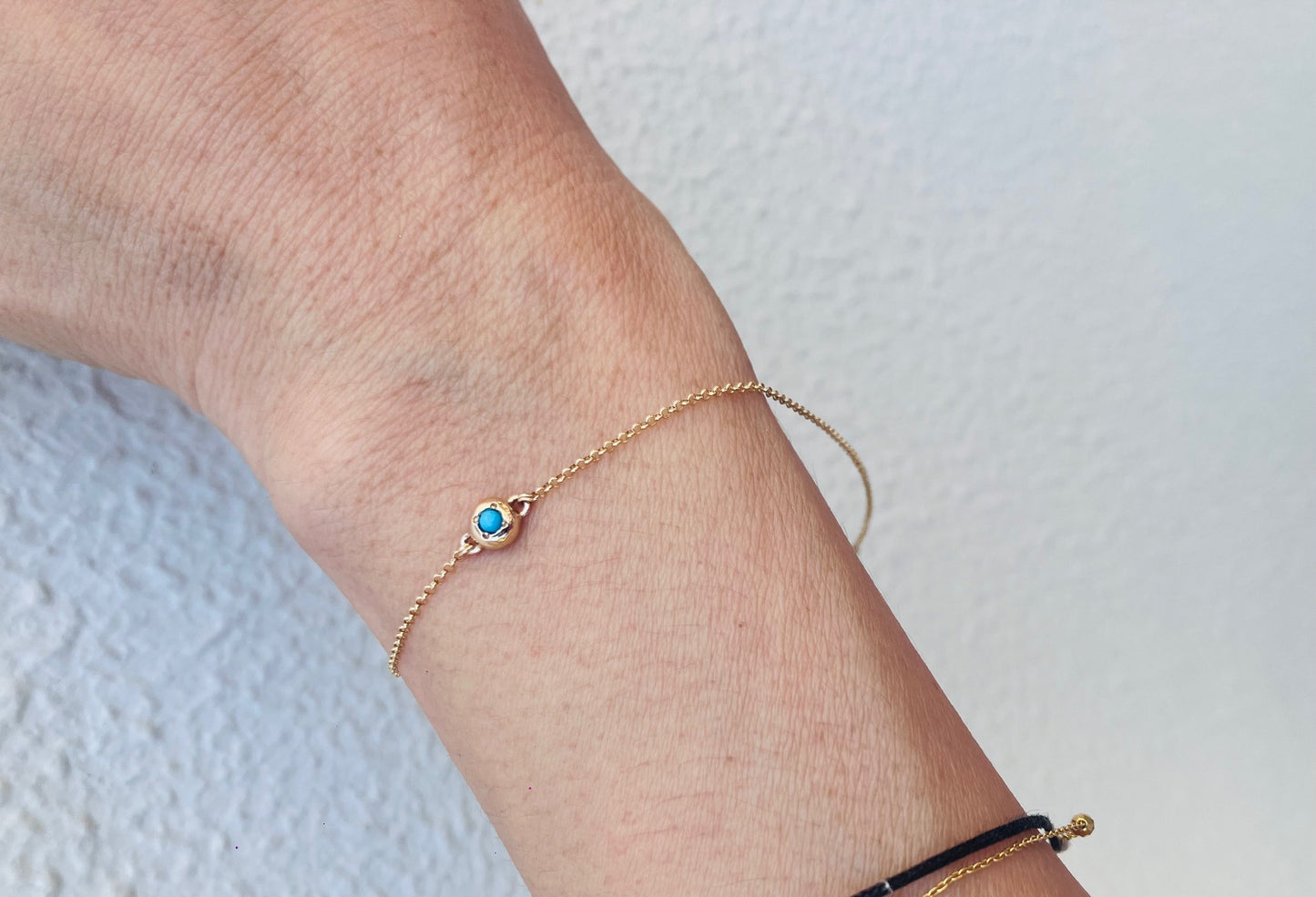 Turquoise Raw Gem / Birthstone Inside Flattened 10K Gold Ball Charm & Gold Chain Bracelet For Women ターコイズ お守りチャームブレスレット・天然石・誕生石ブレスレット