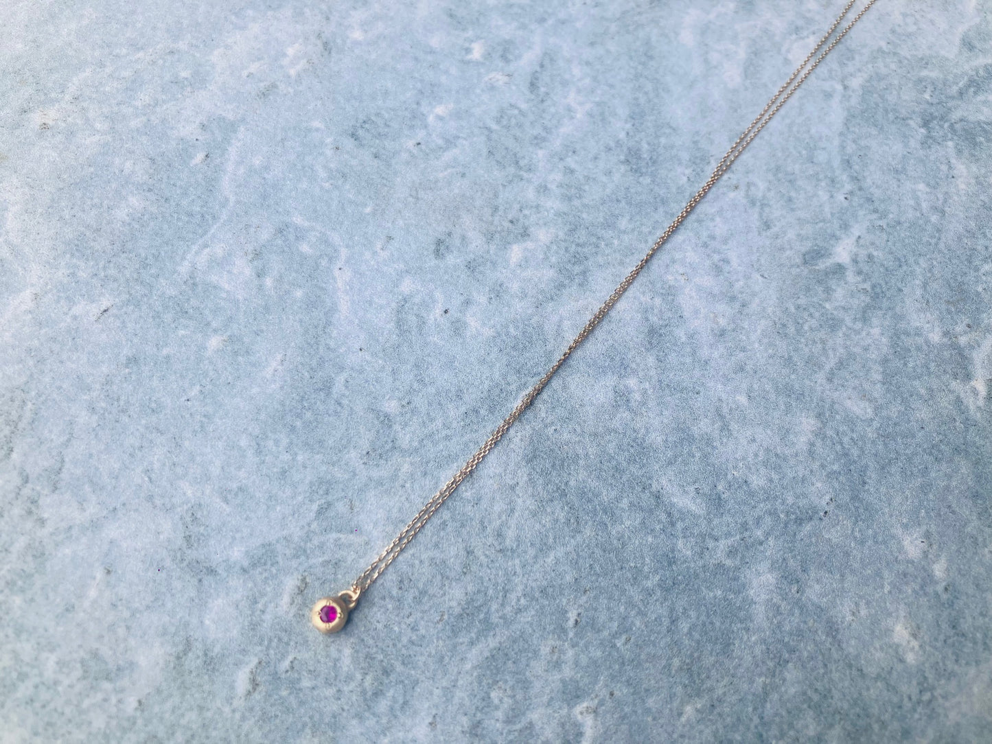 Ruby Raw Gem / Birthstone Inside Flattened 18K Gold Ball Charm & 10K Gold Chain Necklace For Women ルビー 小粒・天然石・誕生石 ゴールドネックレス タイムレス