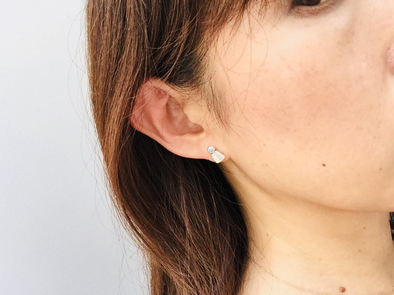 Sterling Silver925 Kofun / Exclamation Mark with Raw Gem / Birthstone Stud Earring シルバー 古墳 ターコイズ 12種類の天然石より選べるピアス