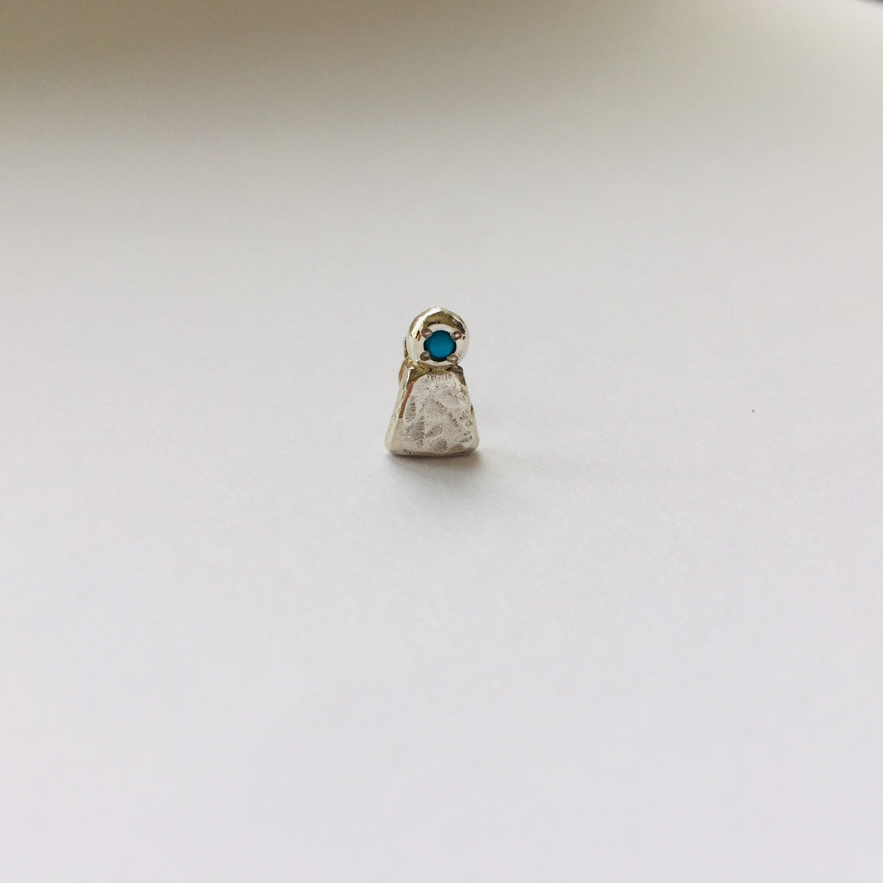 Sterling Silver925 Kofun / Exclamation Mark with Raw Gem / Birthstone Stud Earring シルバー 古墳 ターコイズ 12種類の天然石より選べるピアス